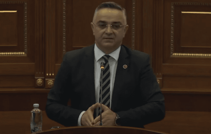 Besnik Tahiri: Kjo Qeveri mbiemrin e ka krizë, e  ka bllokuar Kosovën