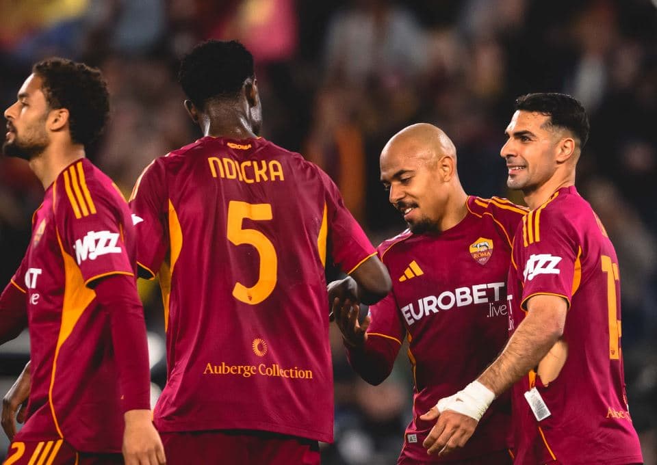 Roma merr tre pikë ndaj Pisas, shkëlqen Malen, shënon hat-trick