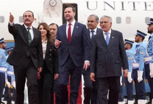 Ministri i Jashtëm i Pakistanit shpreson që Irani dhe SHBA të angazhohen në mënyrë konstruktive për paqe