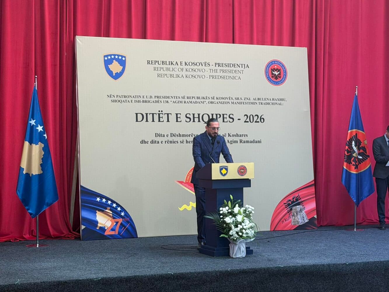 Djali i Agim Ramadanit mesazh politikanëve: Ju lutem qëndroni bashkë, ndërtoni shtetin ashtu siç e ëndërruan