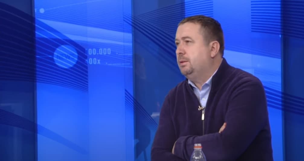 Latifi: Bota po ribëhet ndërsa shqiptarët në Kosovë s’e zgjedhin dot një president e në RMV s’po e mbrojnë përdorimin e gjuhës