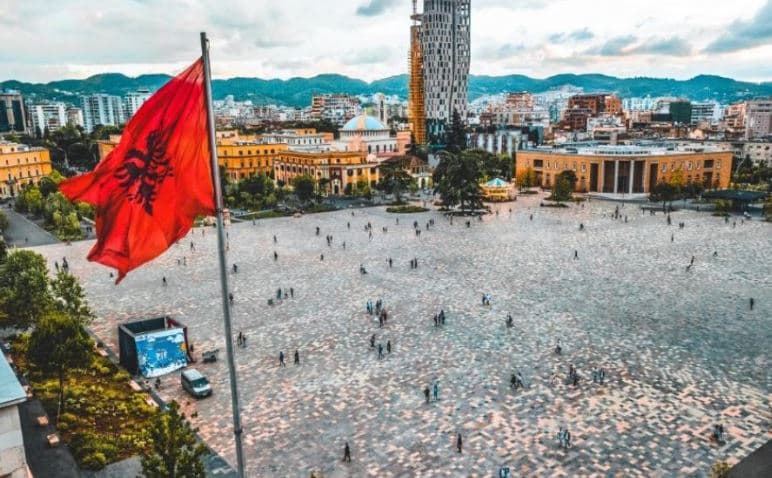 Tirana pret nesër Samitin e Diasporës