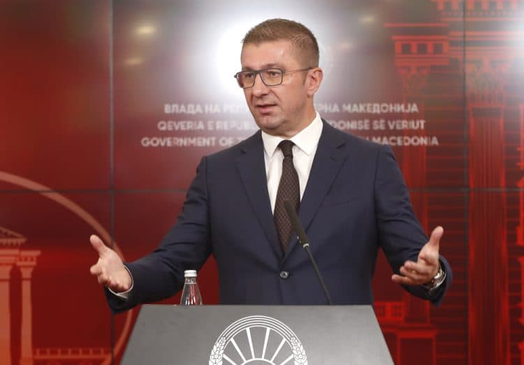 Mickoski paralajmëroi një seancë të jashtëzakonshme qeveritare, ja vendimet që do të merren