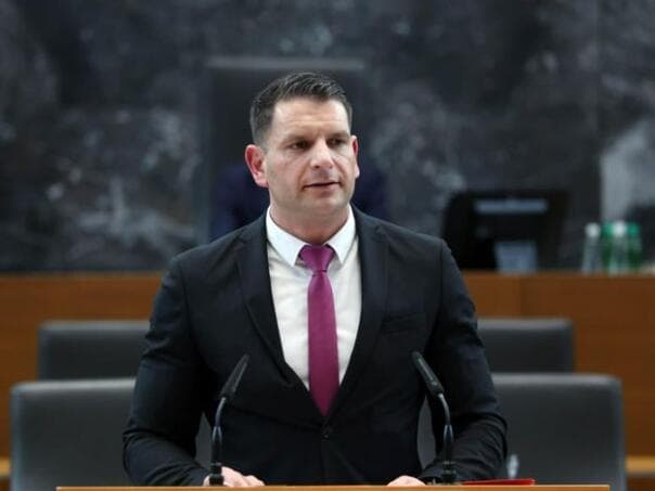Kryetari i parlamentit slloven flet për një referendum për tërheqjen e Sllovenisë nga NATO