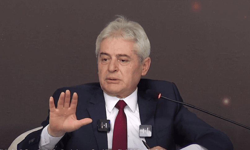 Ali Ahmeti: Gjuha shqipe është në rrezik, duhet t’i dalim zot – pa shqiptarët Maqedonia i ka ditët e numëruara