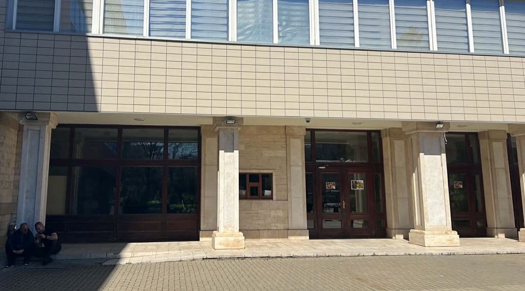 Kuvendi aktiv sot: Komisionet parlamentare shqyrtojnë energjinë, buxhetin dhe zhvillojnë intervista për borde e këshilla