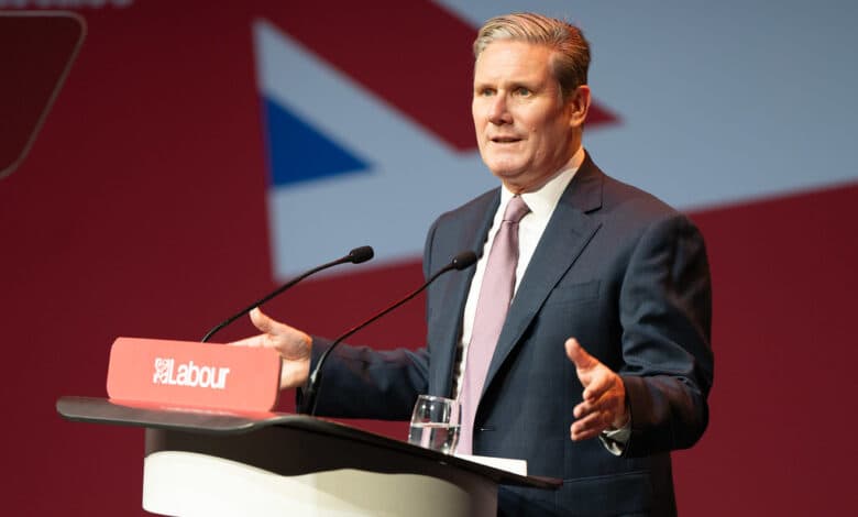 Starmer thotë se Mbretëria e Bashkuar “s’do t’i dorëzohet presionit” për t’i bashkuar luftës me Iranin
