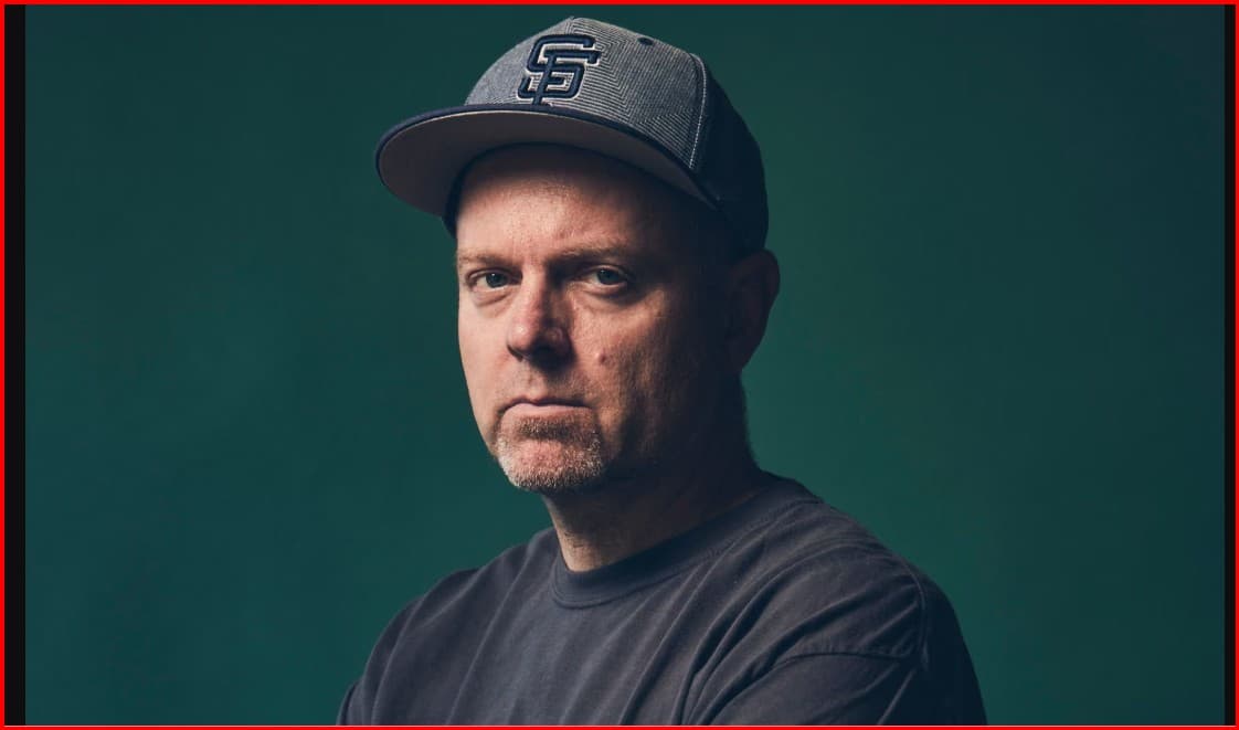 DJ Shadow: Frymëzimi, teknologjia dhe rrugëtimi krijues