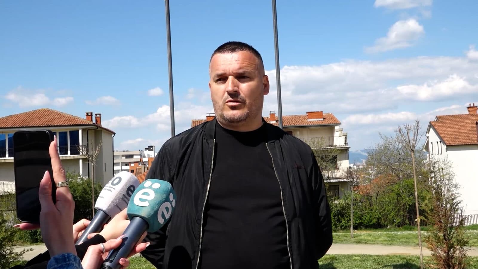 Tentoi të pengonte hyrjen e Ramës në varrezat e dëshmorëve, djali i dëshmorit tregon pse e bëri