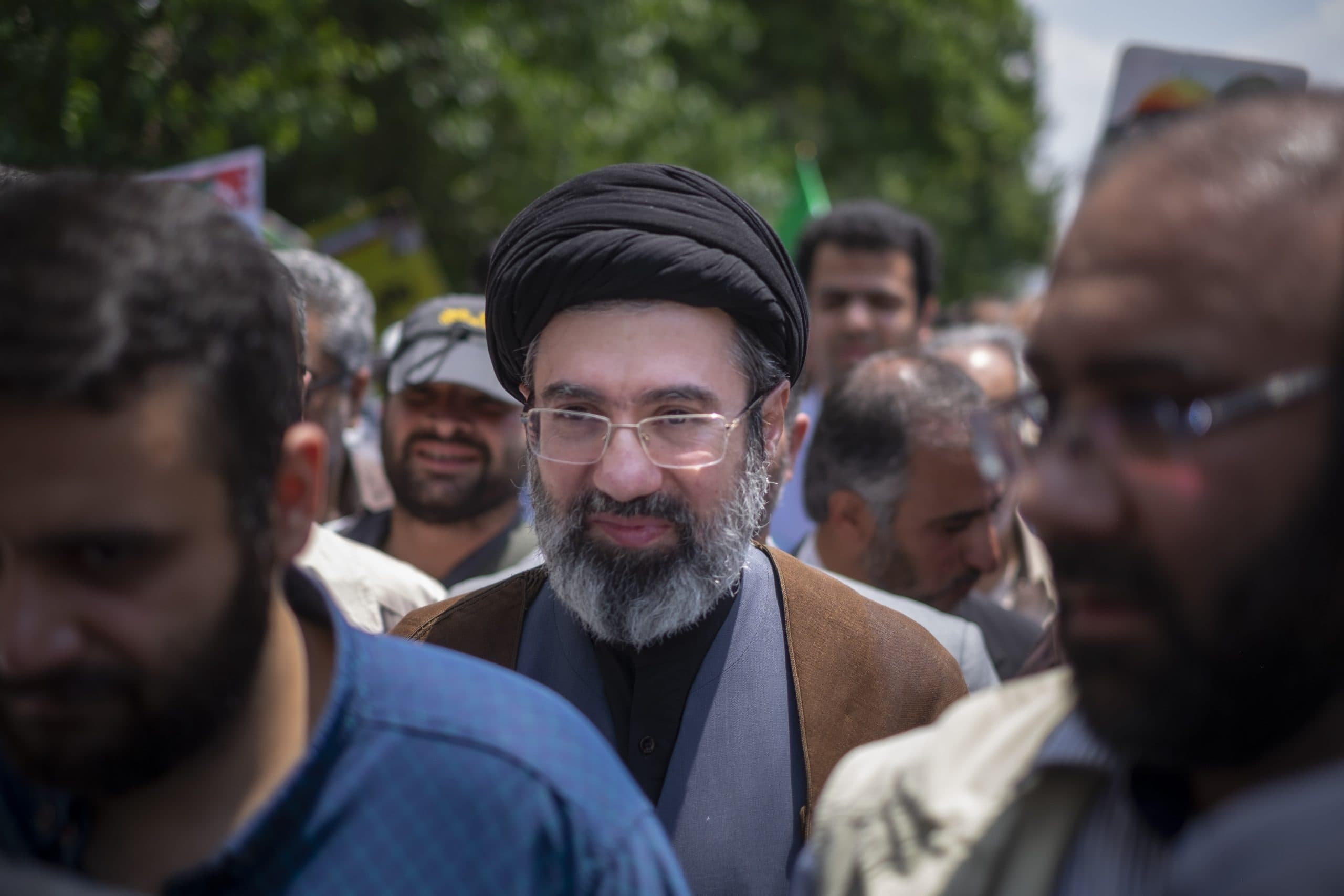 Lideri Suprem i Iranit “shkruan” përsëri nga arratia, thotë se janë gati për t’iu shkaktuar “humbje të hidhura armiqve”