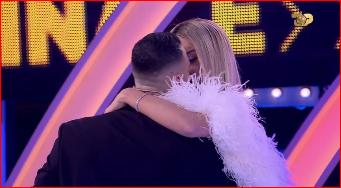 Mateo vjen në studion e Big Brother VIP, finalisti shkëmben puthje me Brikenën