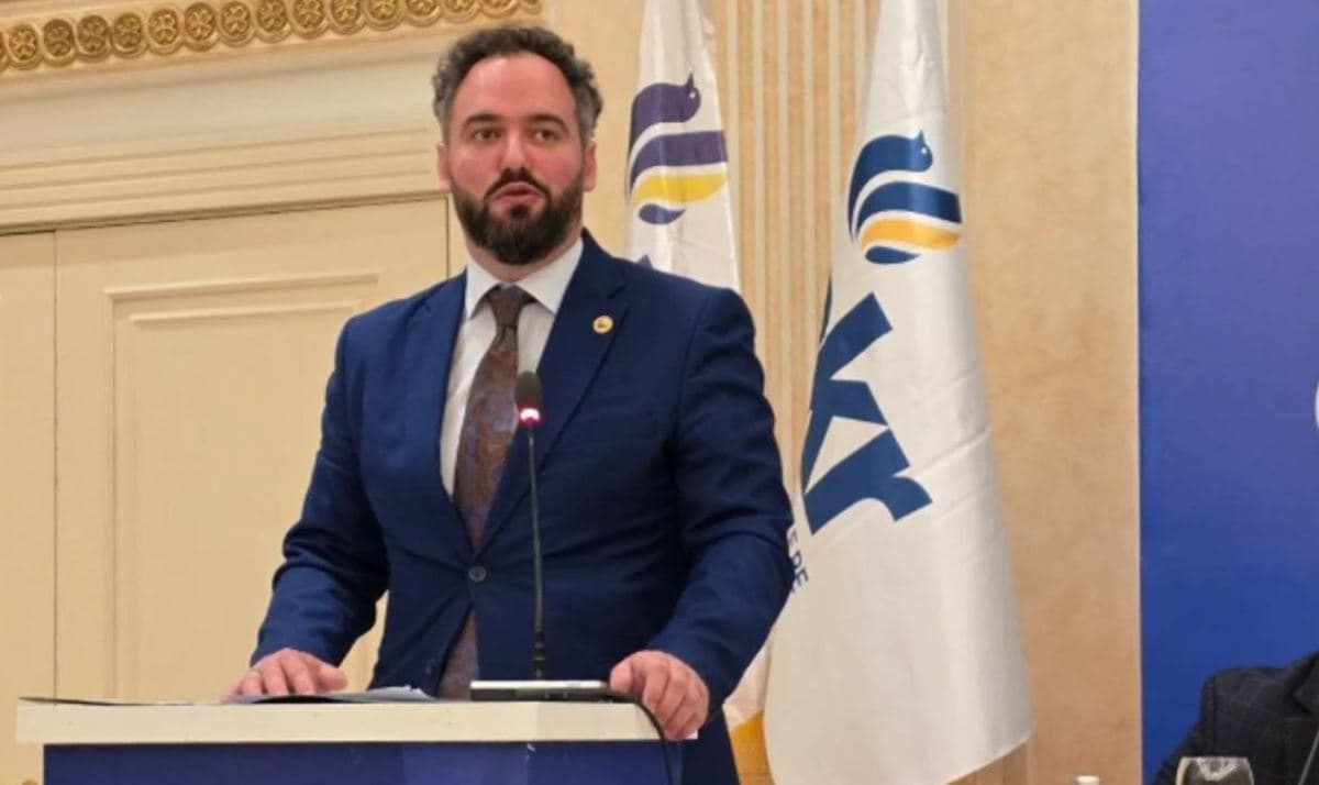 AKR me strukturë të re drejtuese: Emir Abrashi merr drejtimin e partisë