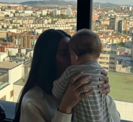 Dafina Zeqiri s’i ndal fotot e ëmbla me djalin