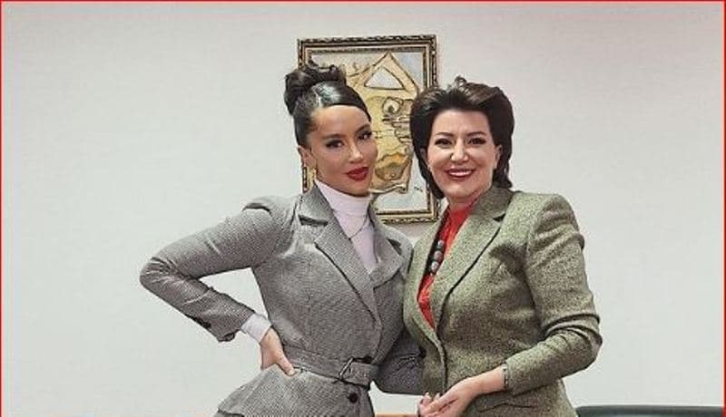 “Tezja e Daskanit”, Dafina uron Atifete Jahjagën për ditëlindje!