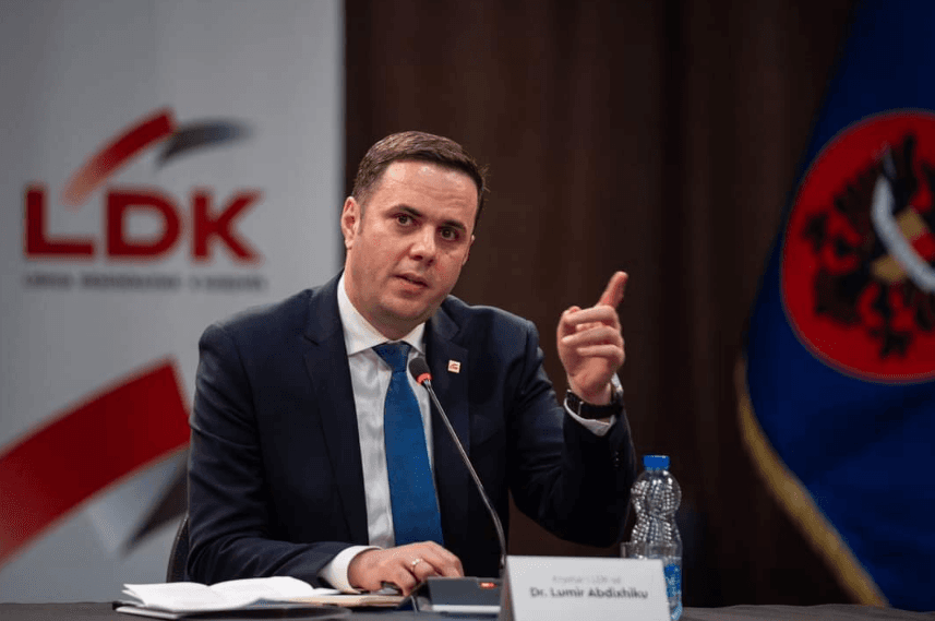 Abdixhiku jep detaje nga takimi me Kurtin: U kërkua president “që pret shoqatën e zjarrfikësve”