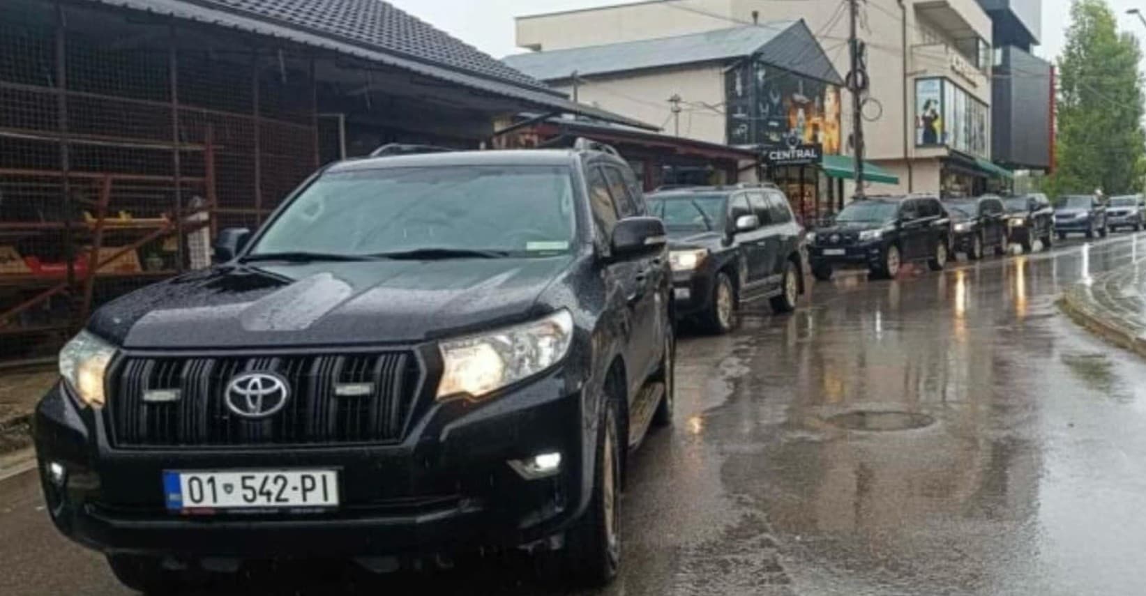 Frontonline: Për tri vjet institucionet shpenzuan rreth 40 milionë € për naftë të automjeteve dhe telefoni mobile
