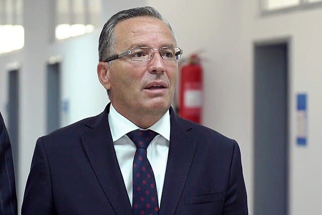 Bedri Hamza ngushëllon familjen Qosja për ndarjen nga jeta të akademikut Rexhep Qosja