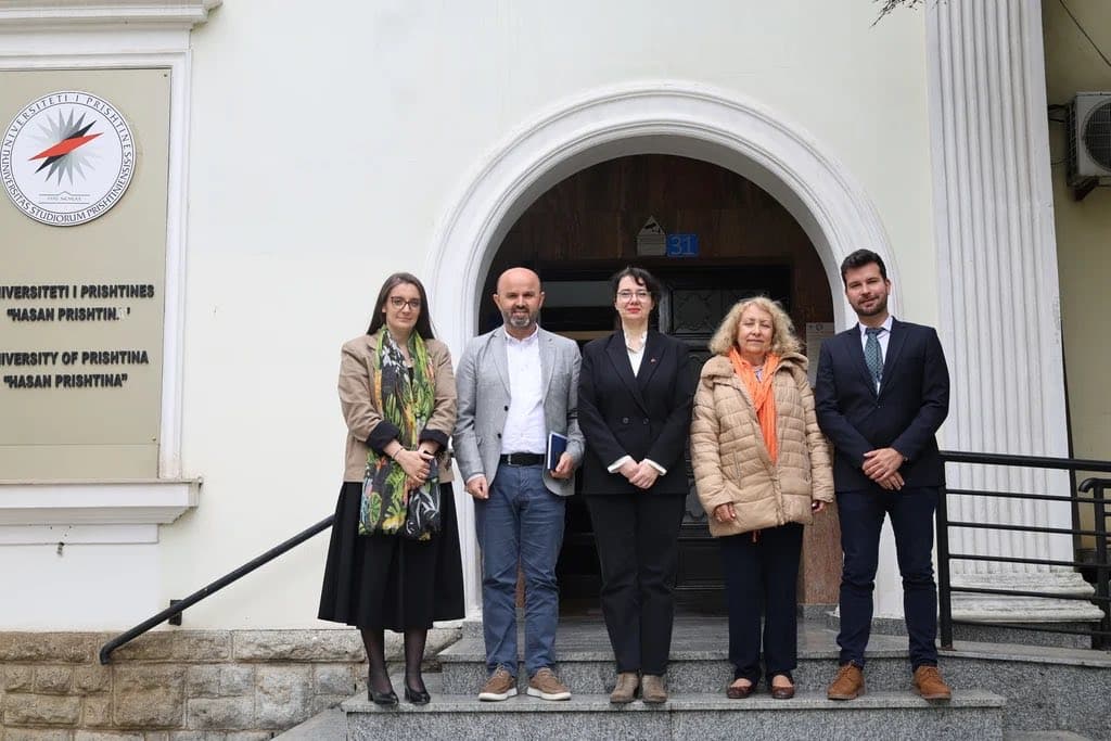 Profesorët spanjollë vizitojnë Universitetin e Prishtinës për thellimin e bashkëpunimit akademik