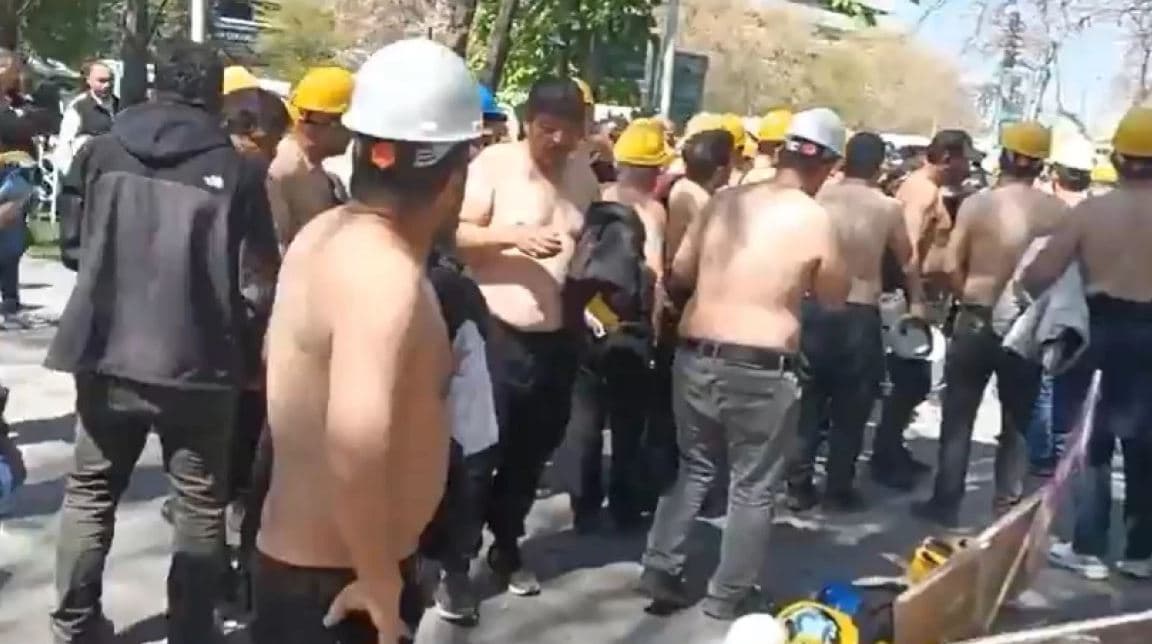 Minatorët në Turqi hidhen në demonstratë –  Policia hedh gaz lotsjellës, disa përfundojnë në spital
