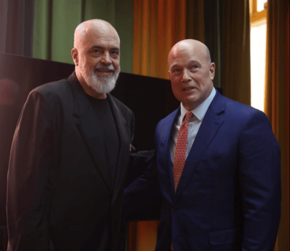 Rama poston foto krah ambasadorit të SHBA në NATO: Partneritet strategjik mes shteteve tona