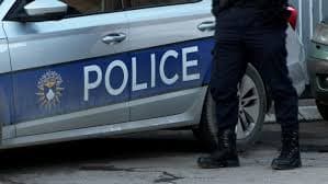 Tre të mitur dyshohet se sulmuan me thikë një person në Lipjan, arrestohen