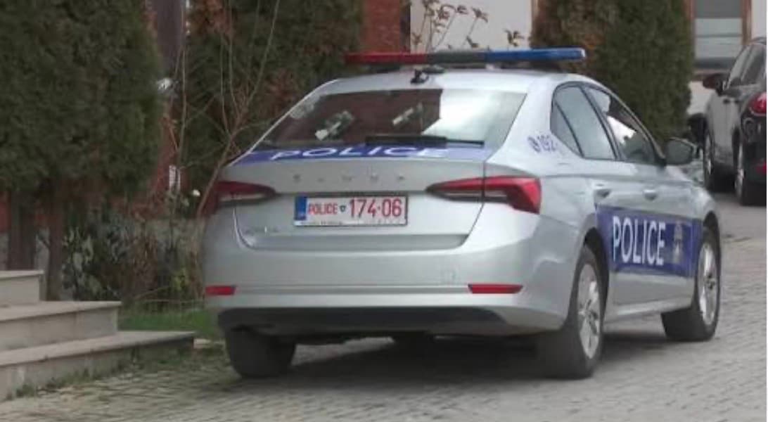 Grabitje me armë në Rahovec, viktima ndalohet nga persona të maskuar