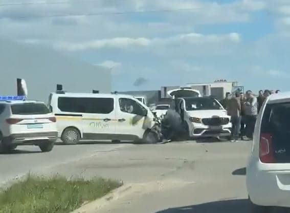 Aksident i rëndë në rrugën Prishtinë–Ferizaj – një grua në gjendje të rëndë, tre të lënduar