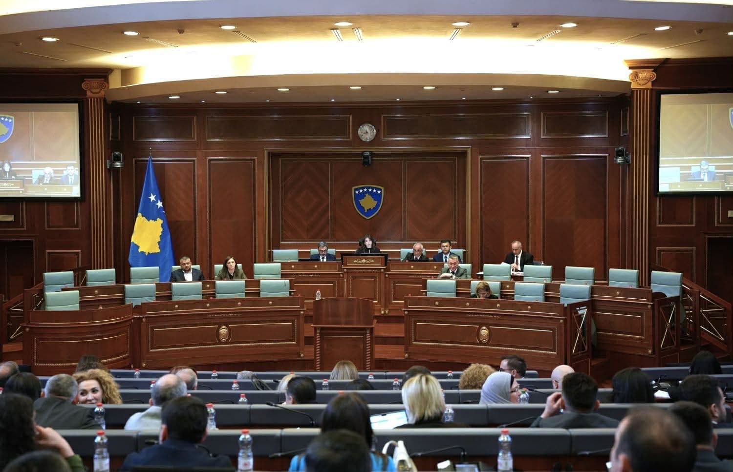 Ua kërkoi tre emra jashtë skenës politike për Presidentin, VV i pret deri nëser PDK’në dhe LDK’në
