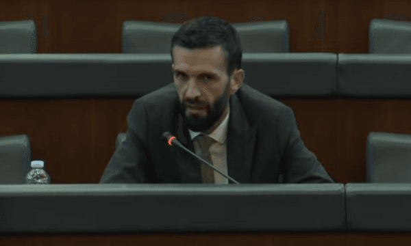 Deputeti i PDK’së: Kurti po kërkon pushtet absolut e jo qeverisje, shenja autoritarizmi