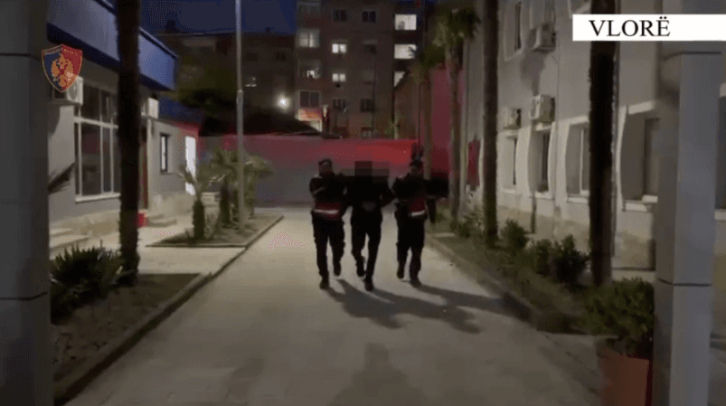 E kishte kthyer banesën në ‘bazë’ për përgatitjen e drogës, arrestohet 53-vjeçari në Vlorë, sekuestrohet kokaina