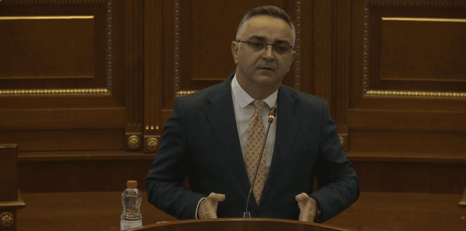 Tahiri-VV’së: Është krim institucional të përdoret paraja publike kundër kundërshtarëve politik në prag të zgjedhjeve