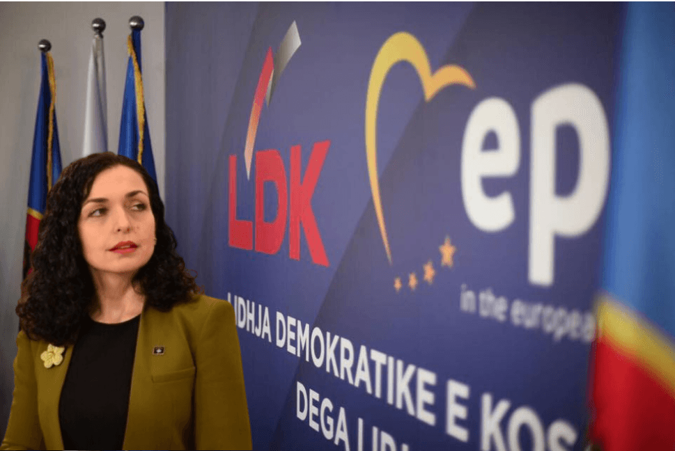 Ish-këshilltarja e Vjosa Osmanit ia bën “share” postimit të Abdixhikut, a është sinjal se ish-presidentja po rikthehet në LDK?