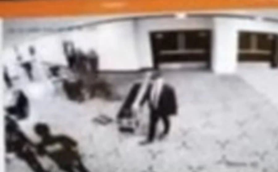 Sulmi i armatosur, Trumpi publikon pamjet e kamerave të sigurisë (Video)