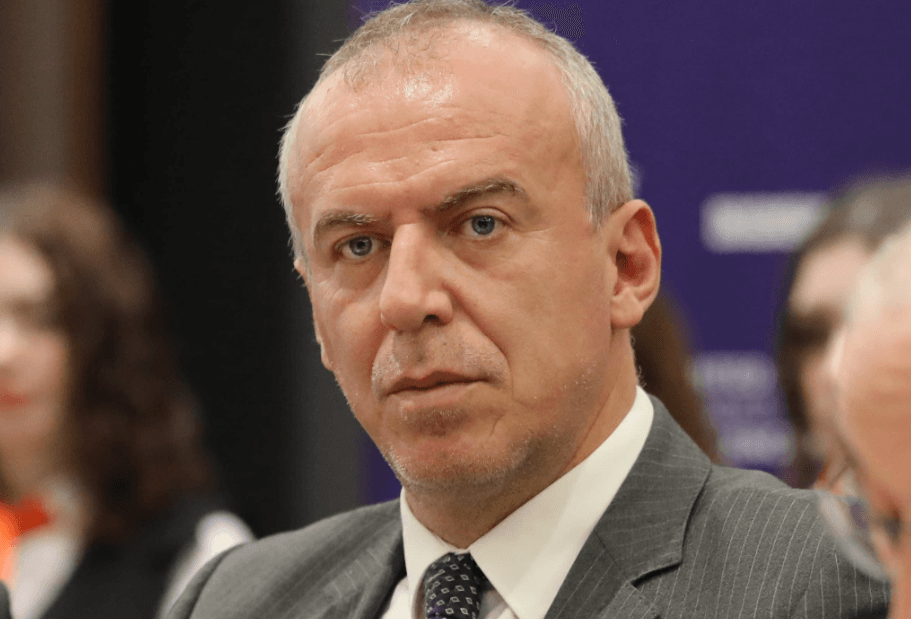 Deputeti i VV’së del me thirrje për opozitën për çështjen e presidentit: Le ta kërkojmë bashkë një emër nga bota jopolitike