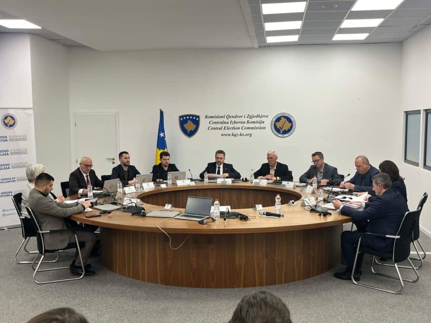 KQZ miraton analizat për votimin me asistencë në Zgjedhje Lokale dhe për Kuvend