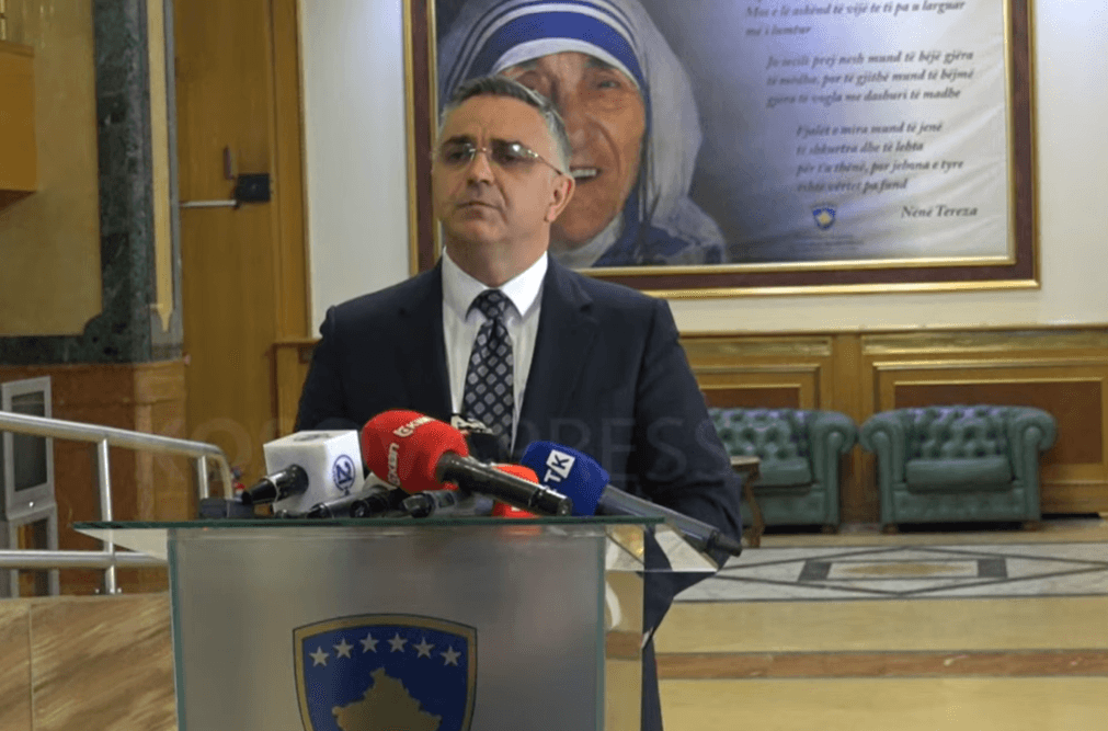 AAK nuk merr pjesë në seancën për të diskutuar për Presidentin, Tahiri: Vazhdim i një spektakli publik që po e qon vendin në zgjedhje