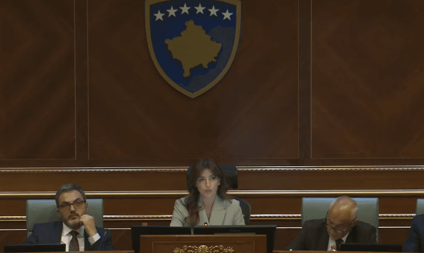 Pas raundit të parë të votimit, ndërpritet seanca për presidentin, vazhdon nesër
