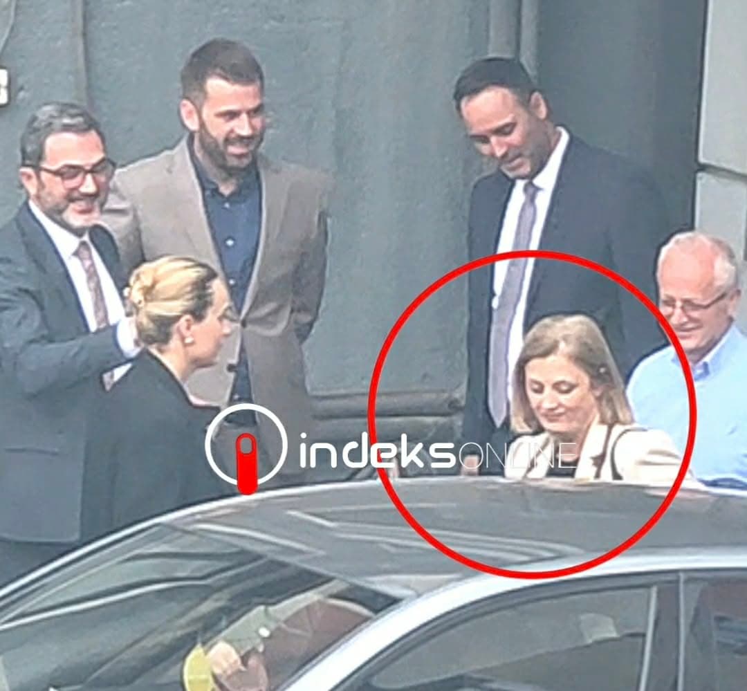 Pamje ekskluzive: Kandidatja për presidente, Feride Rushiti në ambientet e Kuvendit, pret seancën e orës 19′