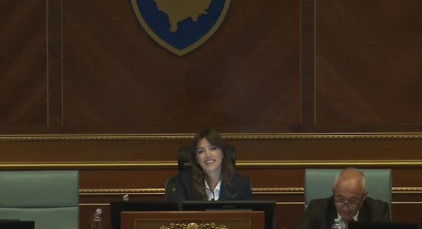 Haxhiu: Në seancë nuk janë deputetët e LDK, PDK, AAK dhe Listës Serbe