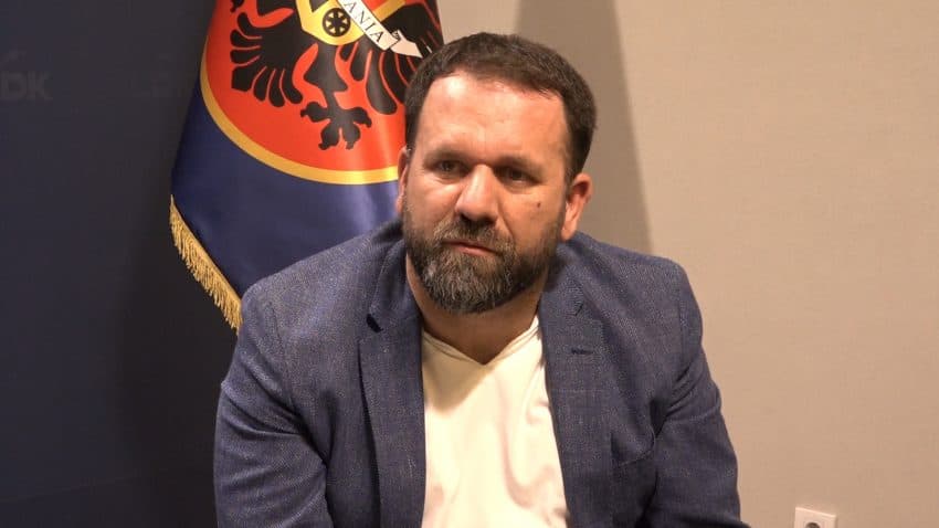 Rukiqi: Presidenti zgjidhet me vota, jo me nënshkrime