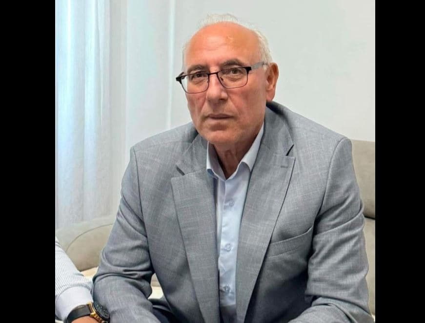 Rexhep Qosja, më 3 nëntor 1988, i kishte dhuruar Fahri Fazliut librin e tij me një dedikim në dorëshkrim