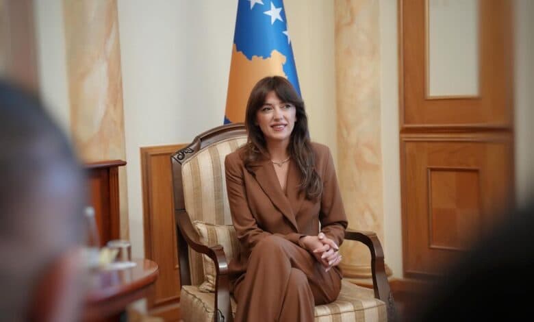Konsultimet për caktimin e datës së zgjedhjeve, Haxhiu çon ftesa te partitë për takim nesër