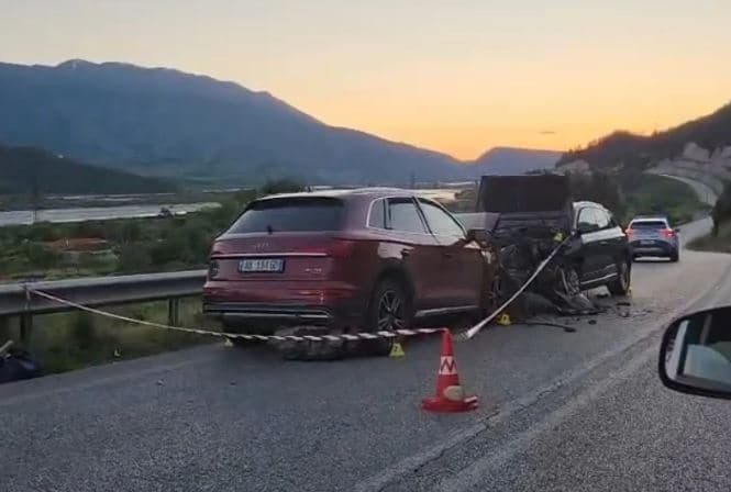 Tetë persona të lënduar në një aksident në rrugën Tepelenë-Krahës