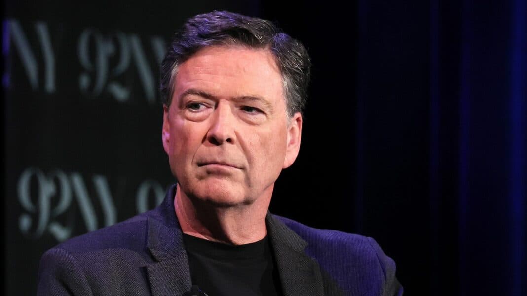 Ish-drejtori i FBI-së dorëzohet për akuzën e kërcënimit ndaj jetës së Trumpit