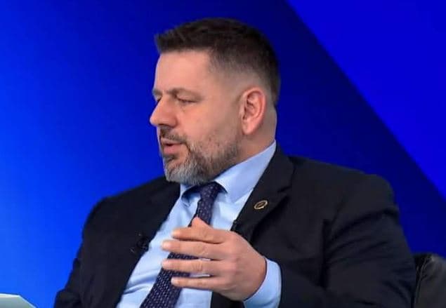 Bekë Berisha: Nuk do e votoja Vjosa Osmanin për Presidente, ka qenë notere e Albin Kurtit