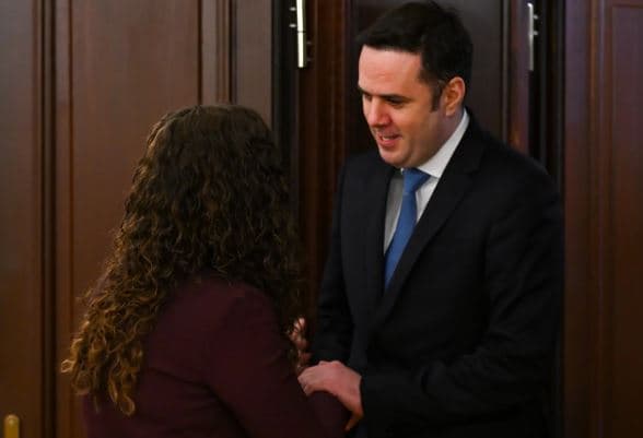 Lumir Abdixhiku e Vjosa Osmani në takim, a po arrihet marrëveshja?