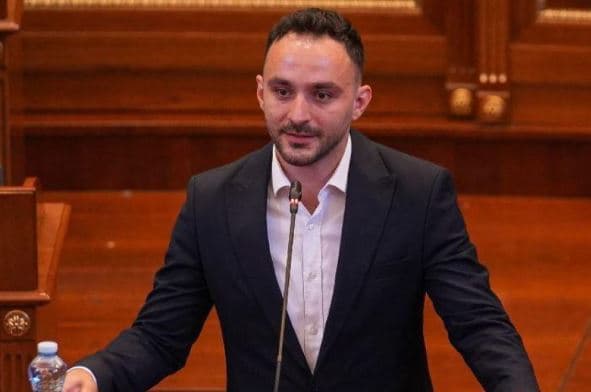 Paris Guri: Natyrisht që Osmani do të jetë pjesë e LDK-së, zonja Rushiti ka qenë imponim në orët e fundit