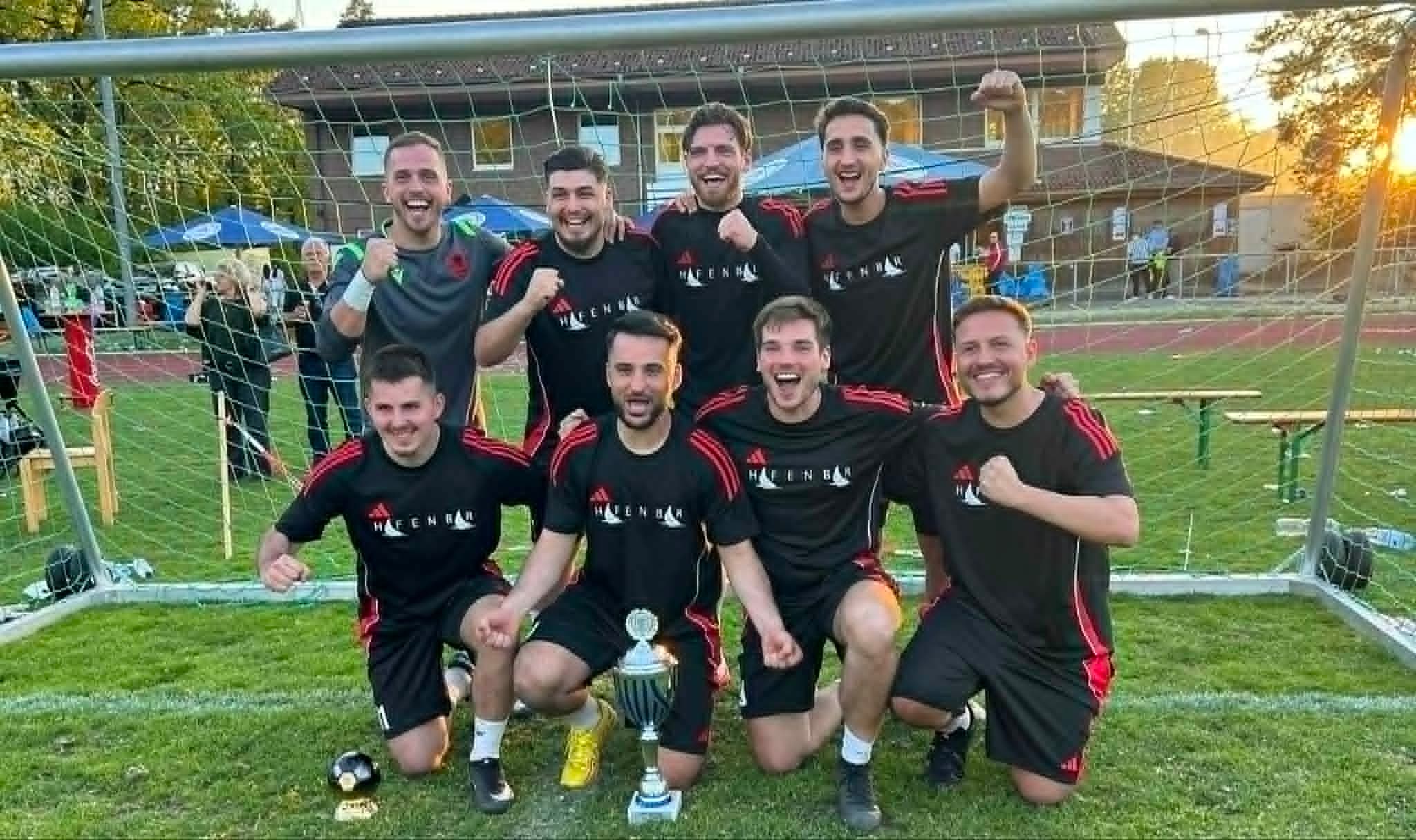 Spektakël futbolli dhe festë shqiptare, Hafenbar Neuss e fiton turneun madhështor “Zejnullah Zejna”, i cili i mblodhi rreth 80 ekipe në Gjermani