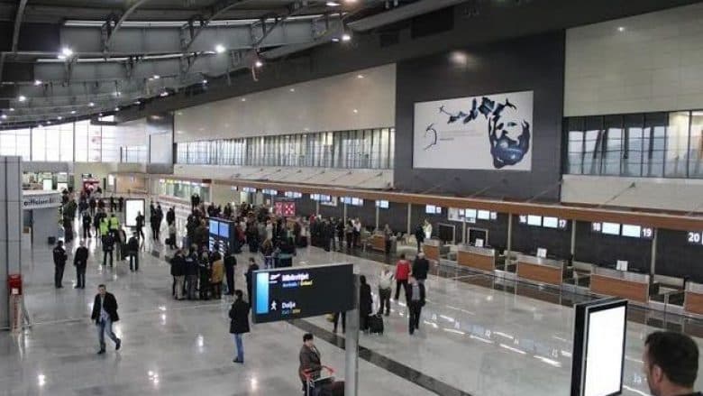 Tentoi të udhëtonte drejt Shtutgartit nga Prishtina me dokumente të falsifikuara, arrestohet shtetasi i Turqisë
