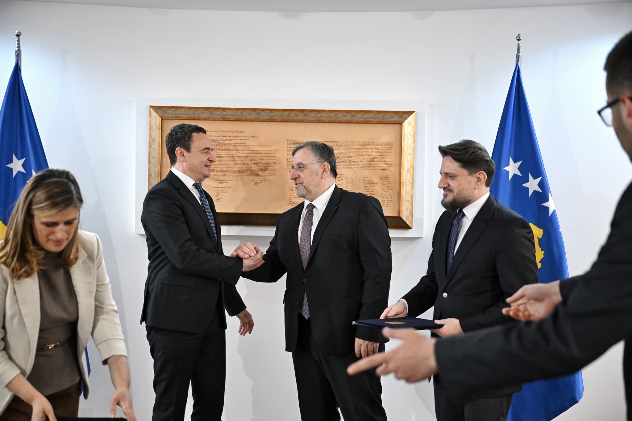 Kurti e pret Tërnavën në kryeministri, lidhin marrëveshje për rindërtimin e Xhamisë së Ibrit